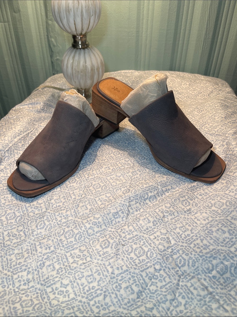 Frye Cindy Open-Toe Block Heel Mules - Gray size 9.5
